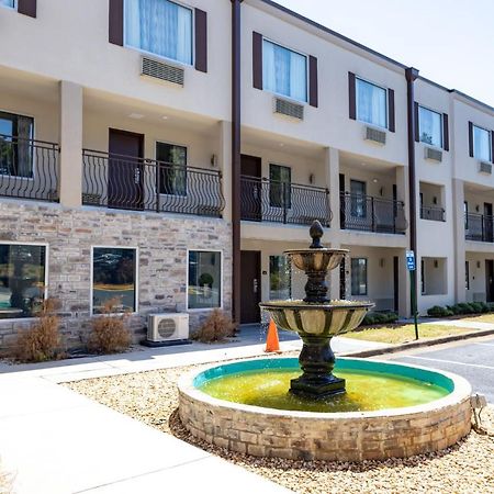 Baymont By Wyndham College Park Atlanta Airport South Hotel Bagian luar foto