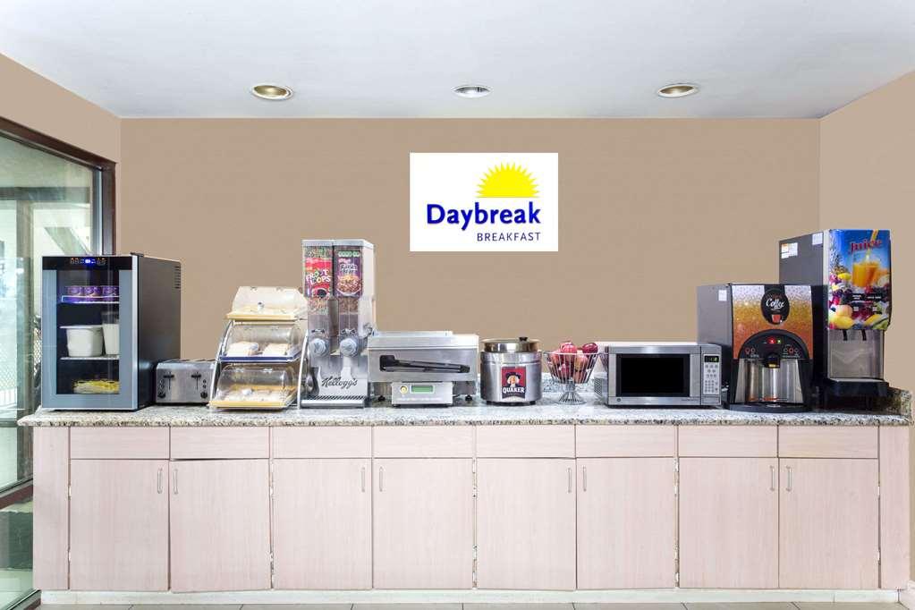 Baymont By Wyndham College Park Atlanta Airport South Hotel Bagian luar foto