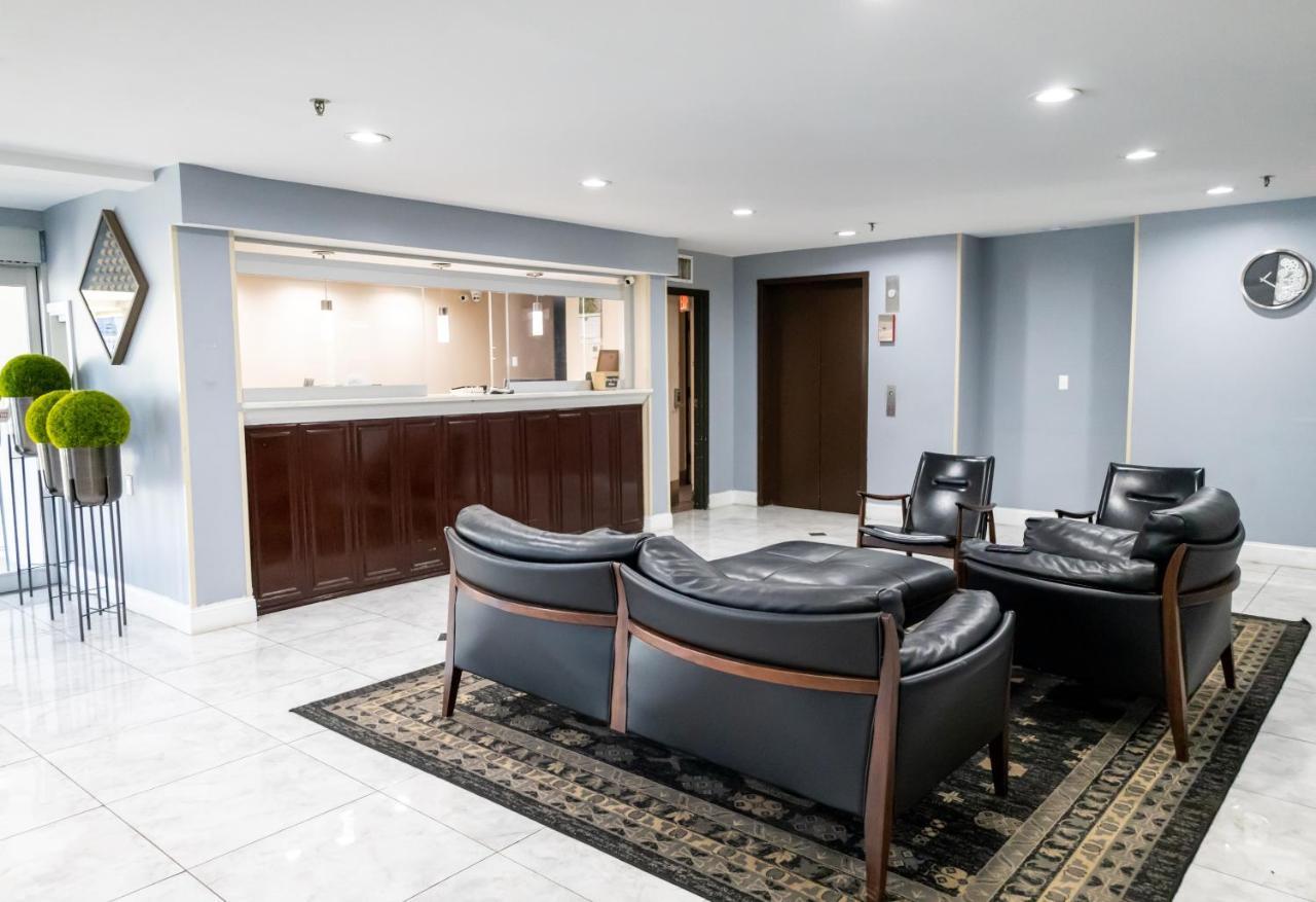 Baymont By Wyndham College Park Atlanta Airport South Hotel Bagian luar foto