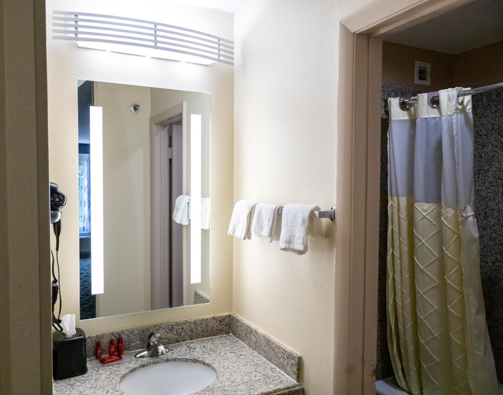Baymont By Wyndham College Park Atlanta Airport South Hotel Bagian luar foto