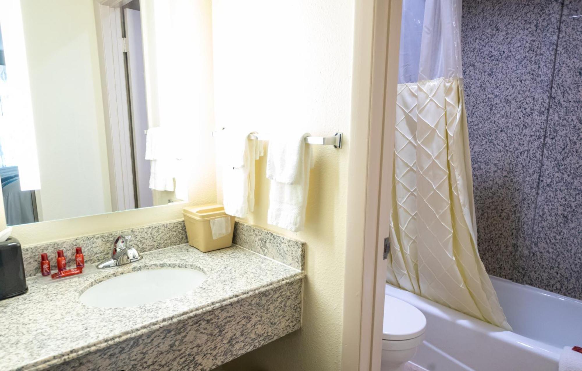 Baymont By Wyndham College Park Atlanta Airport South Hotel Bagian luar foto
