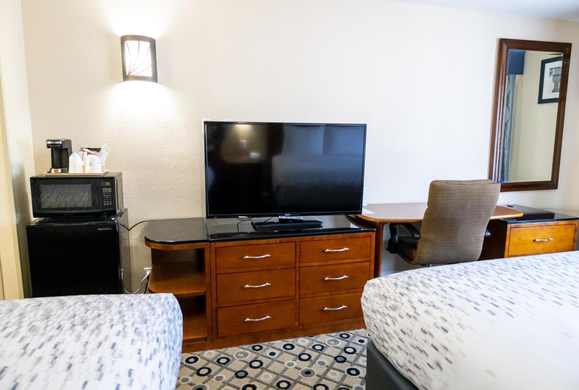 Baymont By Wyndham College Park Atlanta Airport South Hotel Bagian luar foto