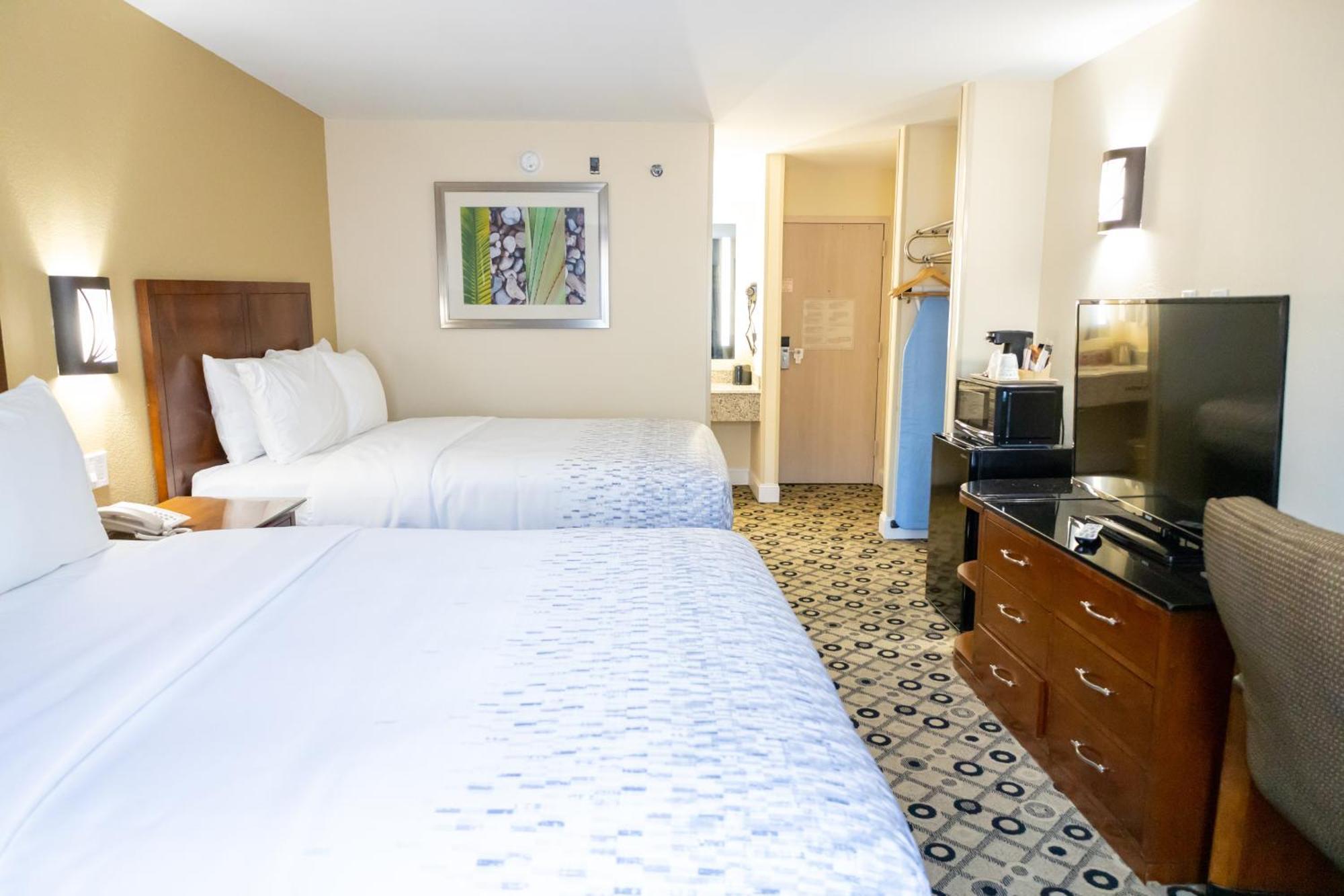 Baymont By Wyndham College Park Atlanta Airport South Hotel Bagian luar foto