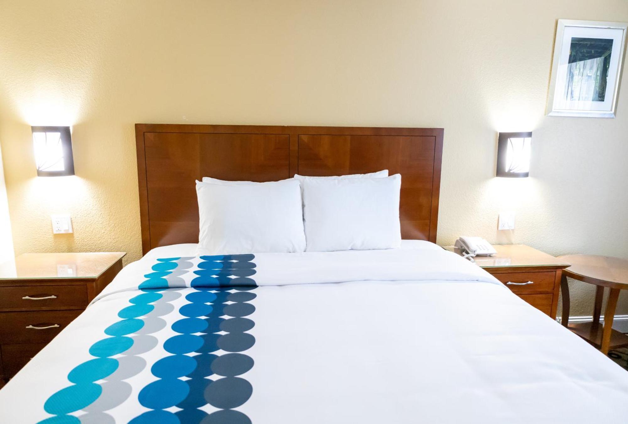 Baymont By Wyndham College Park Atlanta Airport South Hotel Bagian luar foto