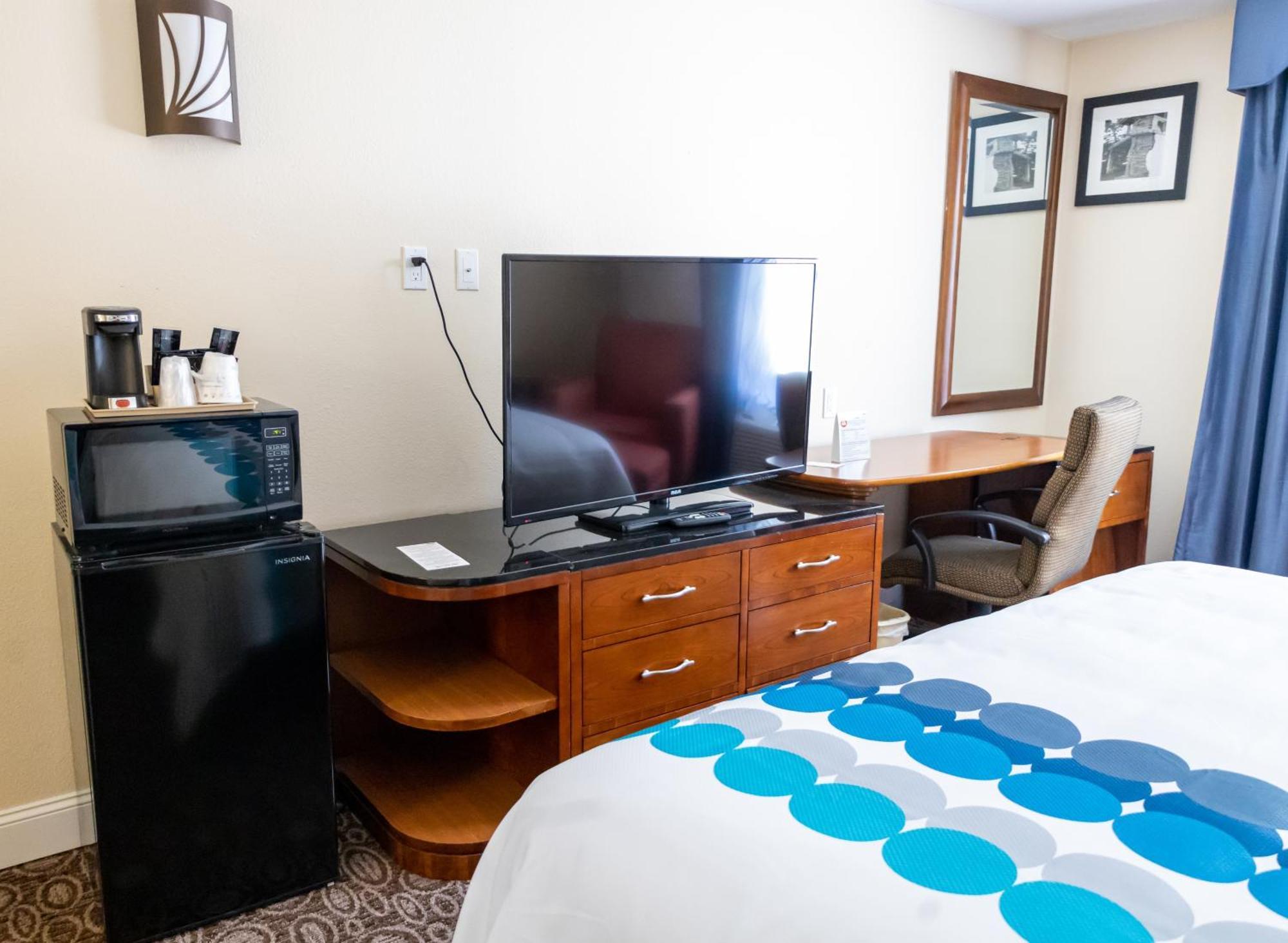 Baymont By Wyndham College Park Atlanta Airport South Hotel Bagian luar foto